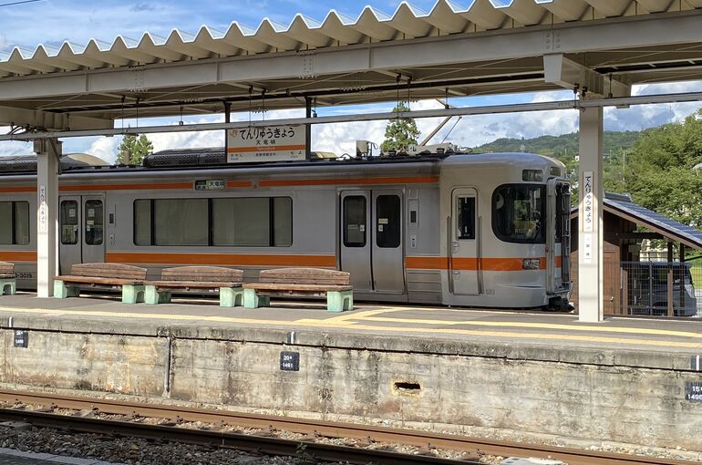 飯田市の風景　天竜峡駅